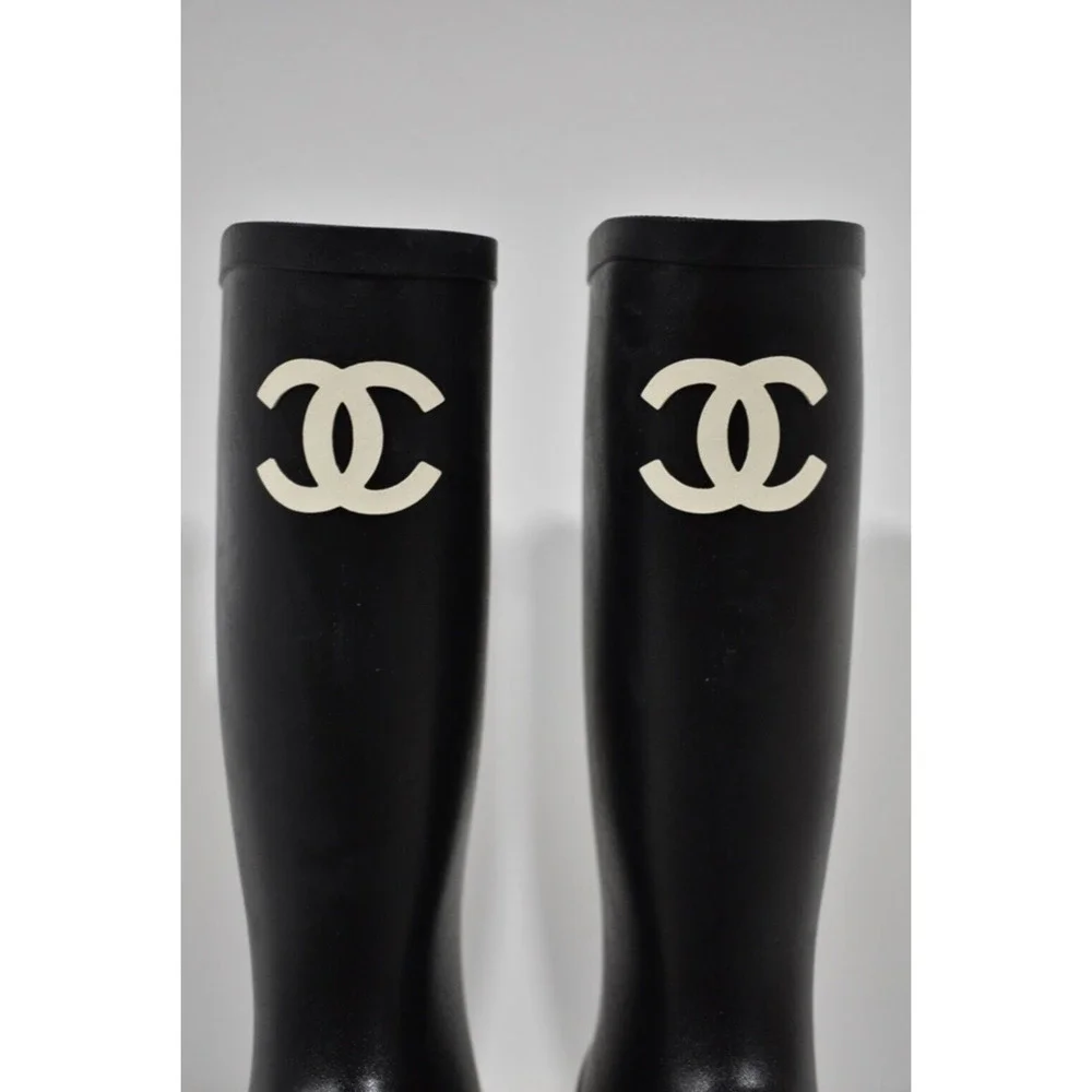 Chanel REV Black White Caoutchouc CC Logo High Pull On Rubber Rain Boots 39 - Picture 7 of 12